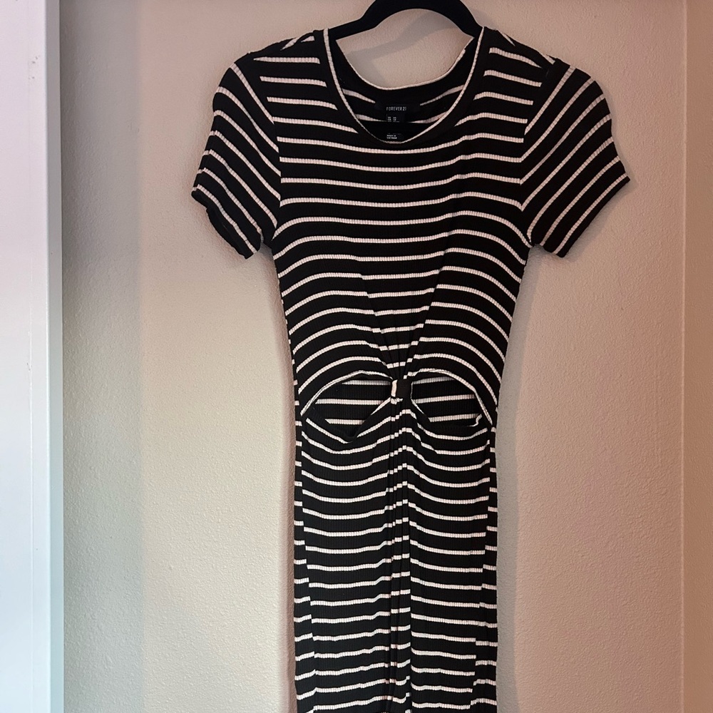 Forever 21 dress size small